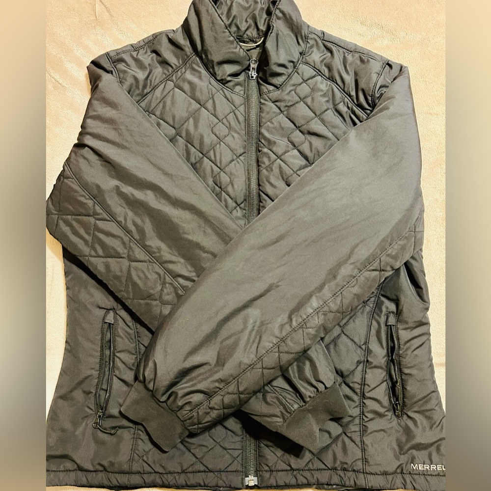 Women’s Merrell quilted jacket. (m)